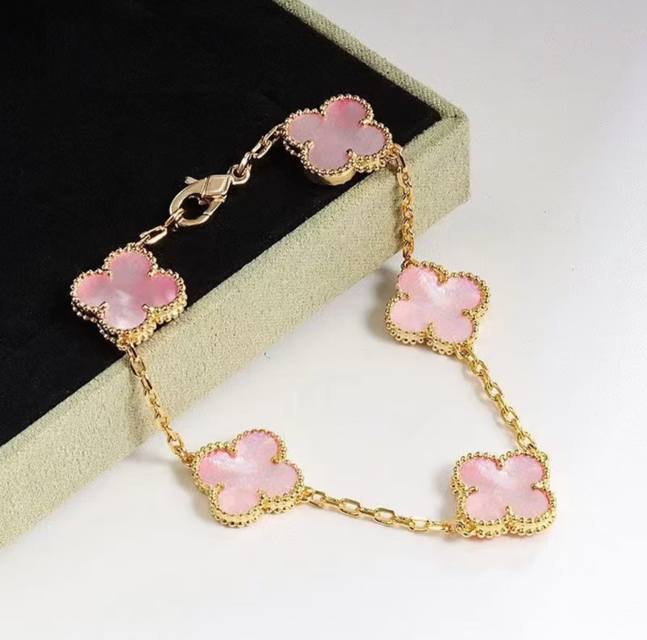 VINTAGE ALHAMBRA 5 CLOVERS BRACELET - PINK SEMI-JEWELRY