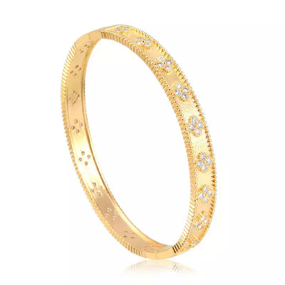 Fine Clover Bracelet
