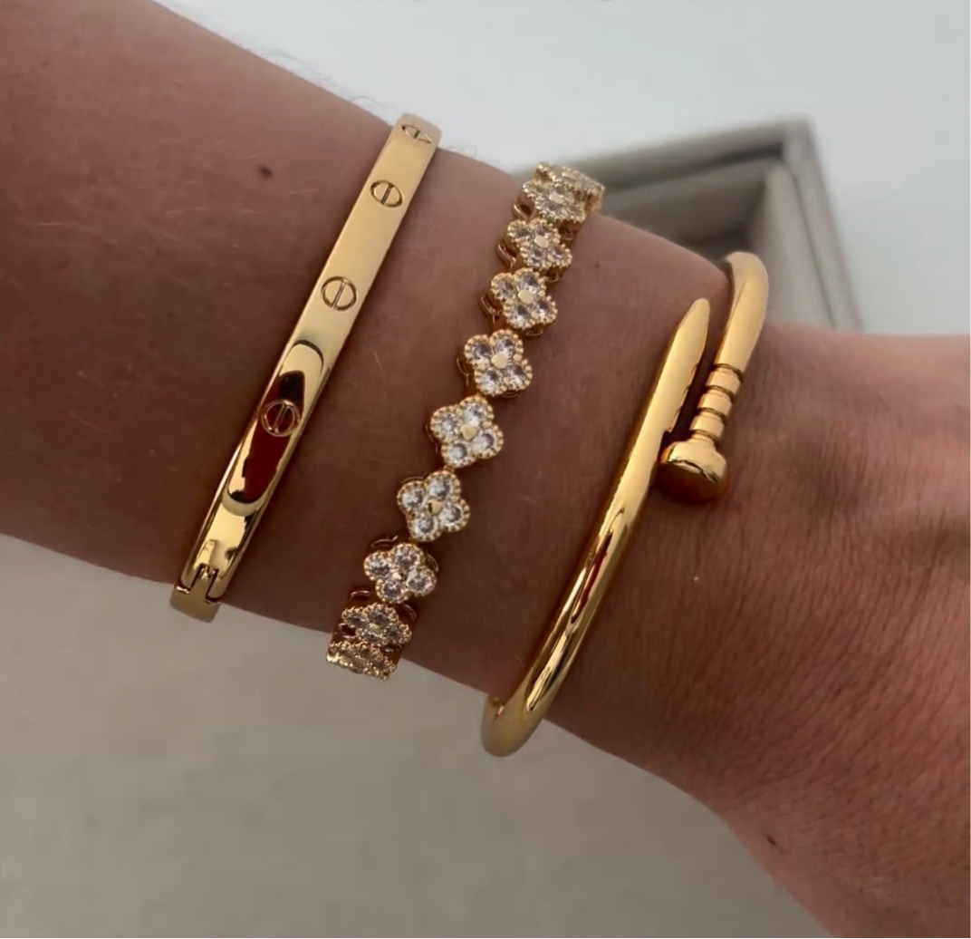 Golden Clover Bracelet in Zirconias