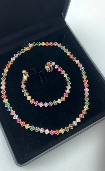 Zirconia Clover Necklace and Bracelet Set