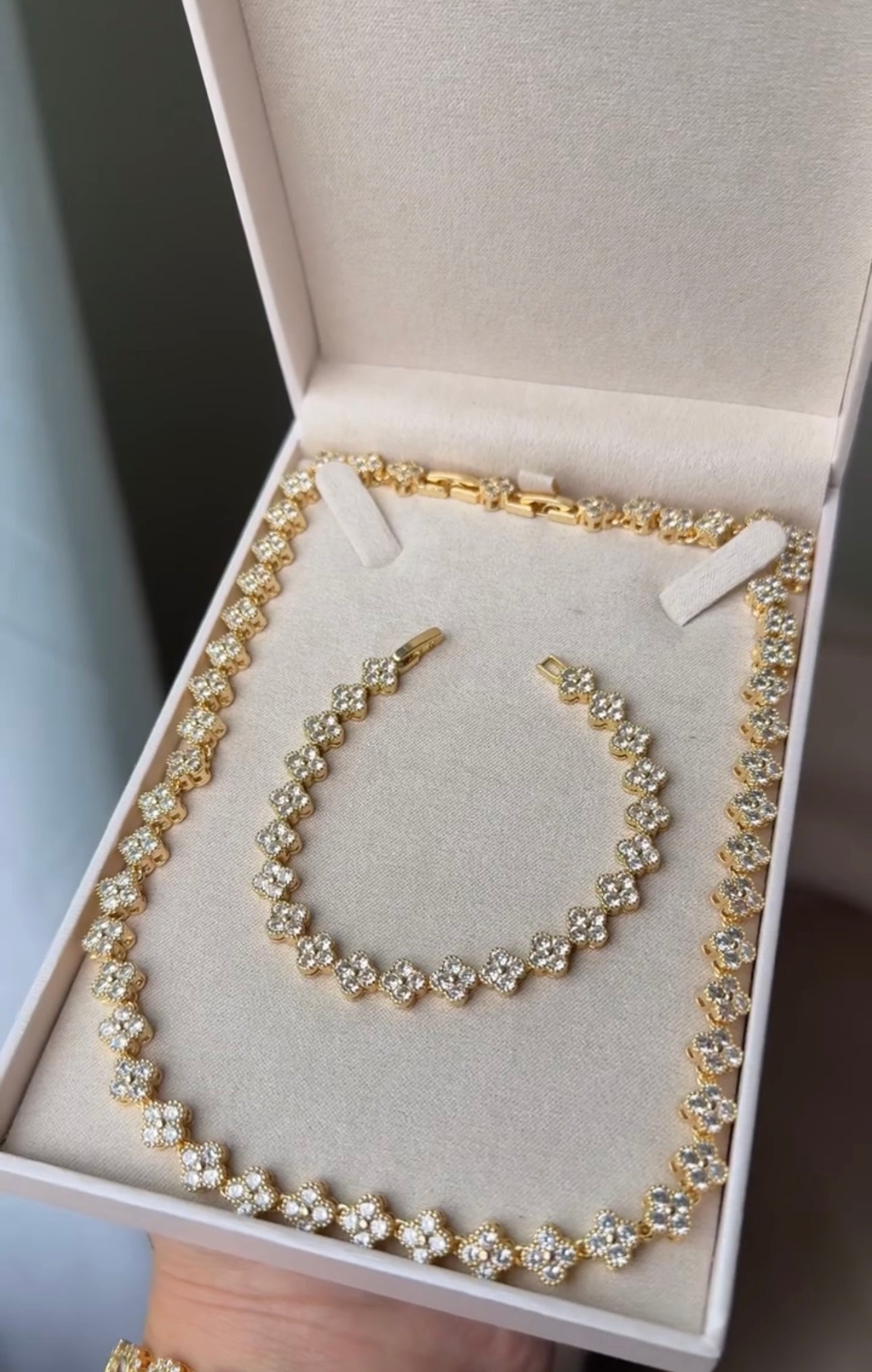 Set of Necklace and Bracelet with Golden Clovers in Zirconia
